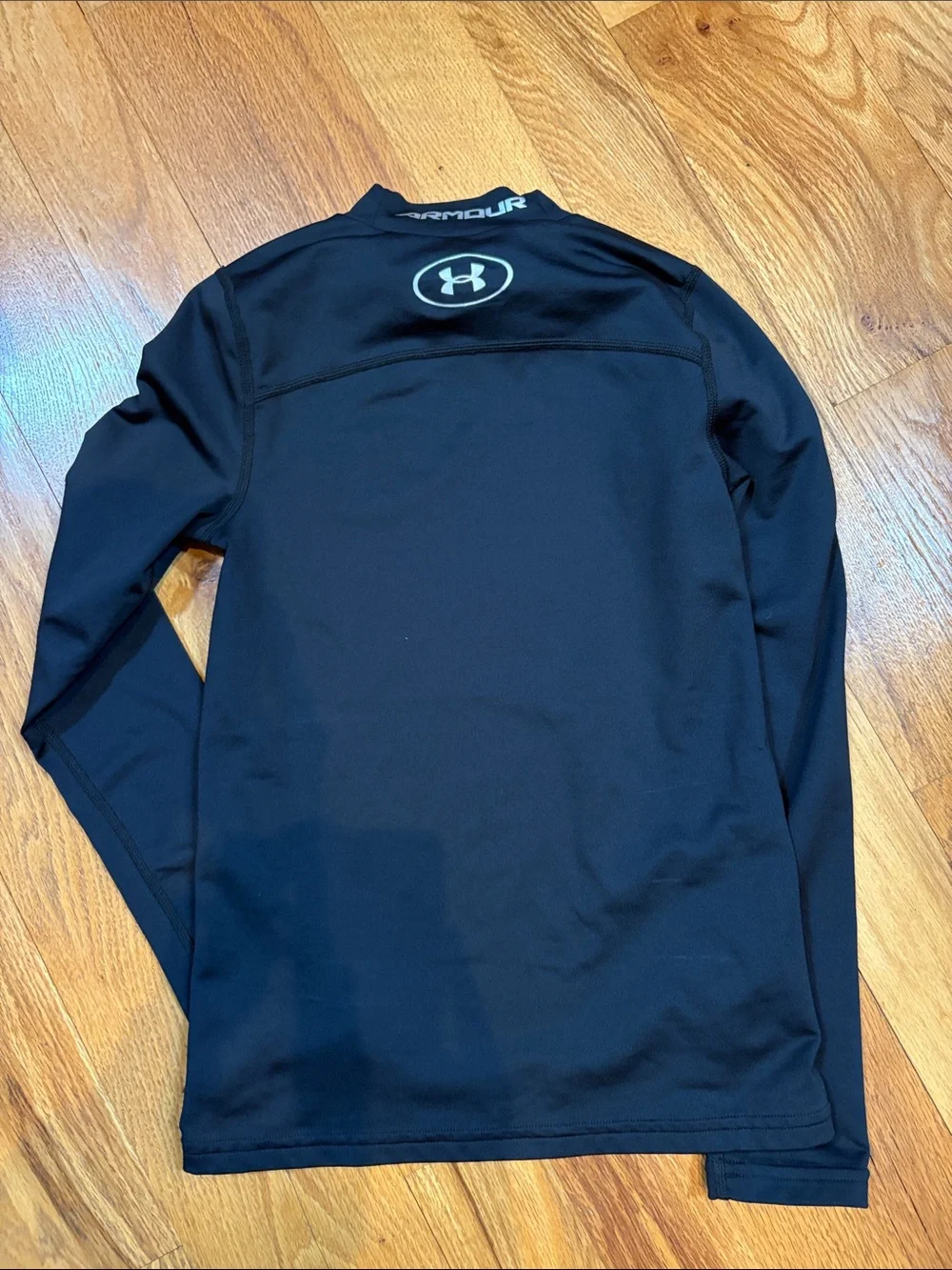 • Under Armour • - Picture 4 of 4